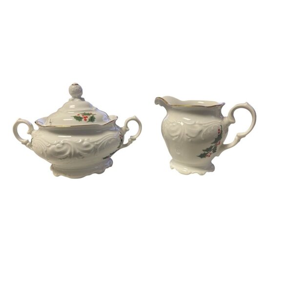 Vintage Royal Kent Holiday Poland Holly and Berries Sugar Bowl/Creamer Set - Picture 1 of 8